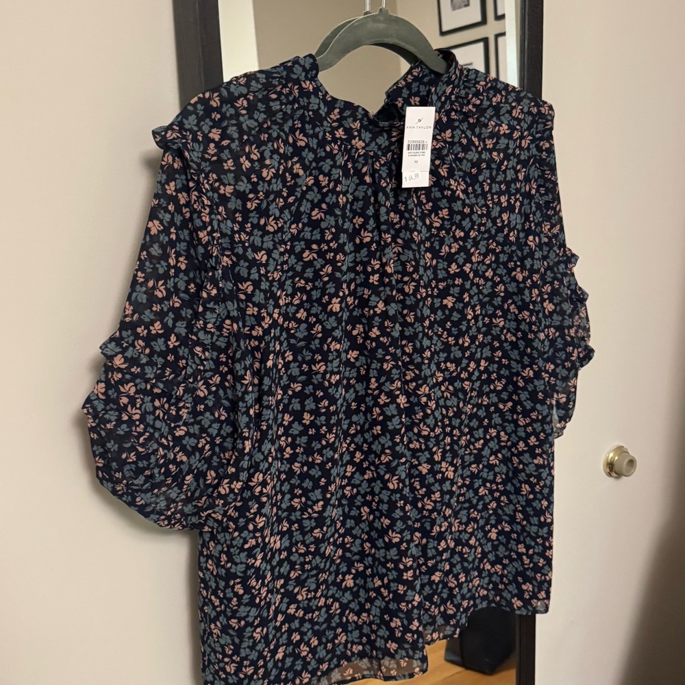 Floral Ruffle Blouse - Picture 2 of 3